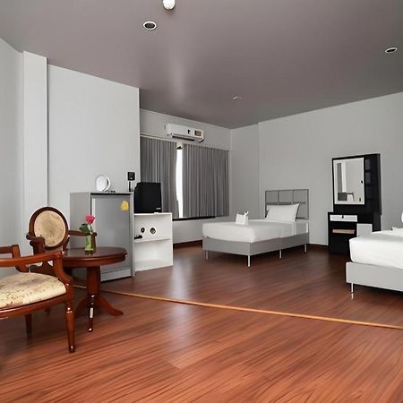 Chanthaburi Center Екстер'єр фото