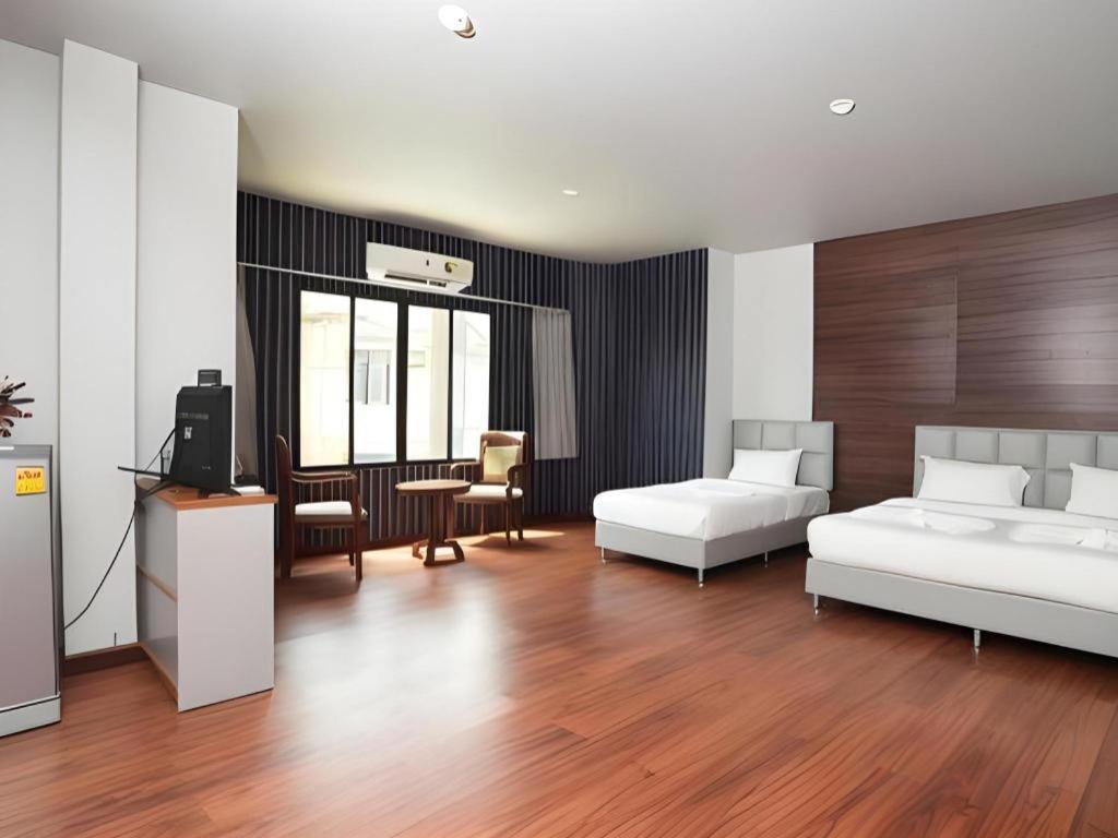 Chanthaburi Center Екстер'єр фото